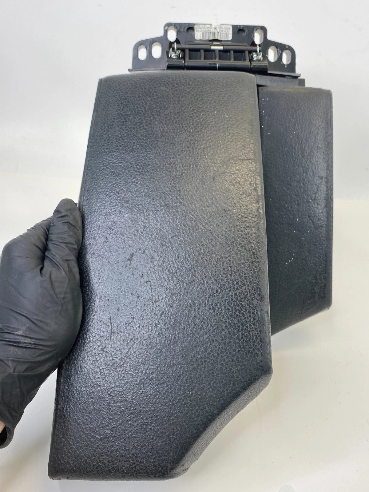 2009 2010 BMW 530I FRONT CENTER CONSOLE ARMREST LID ASSEMBLY 51169144941 OEM