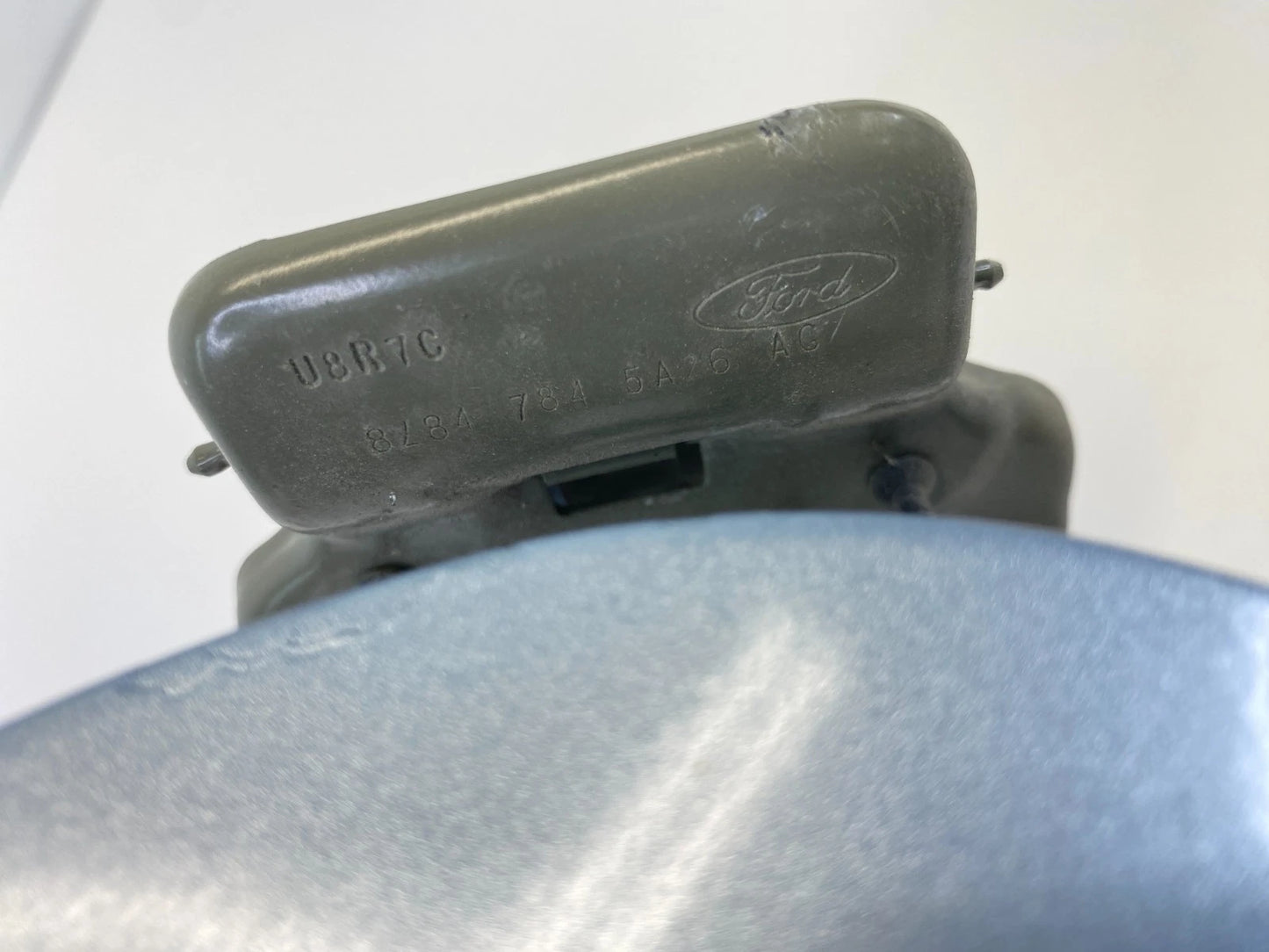 2008-2012 FORD ESCAPE FUEL FILLER DOOR TANK COVER FUEL DOOR 8L84-78405A26-AC OEM