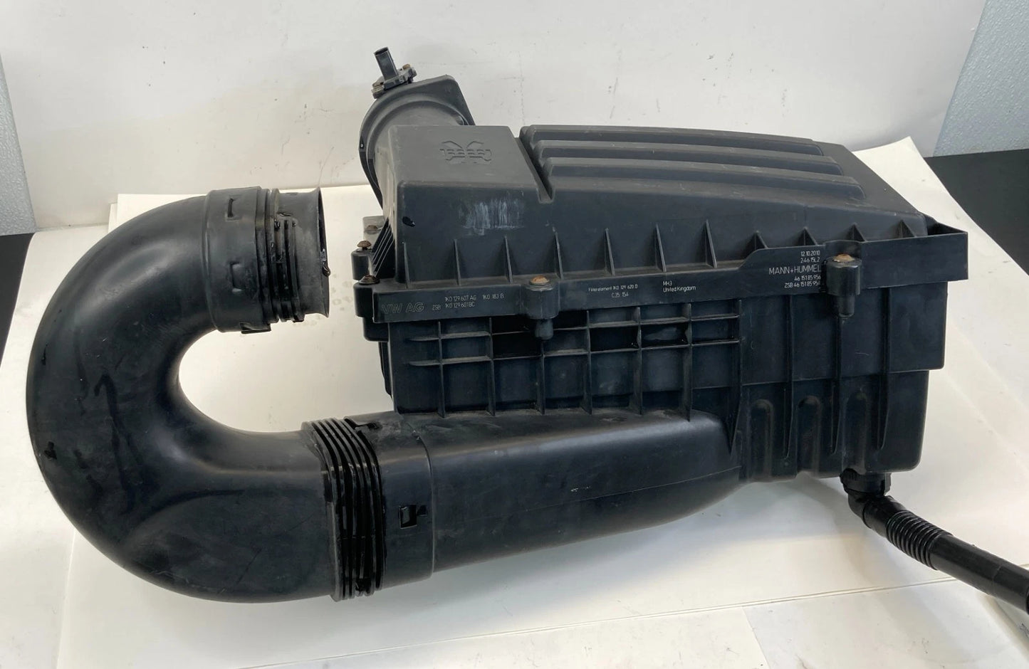 2009-2017 VW CC 2.0L L4 AIR INTAKE BOX FILTER CLEANER DUCT ASSEMBLY 1K0129607AG