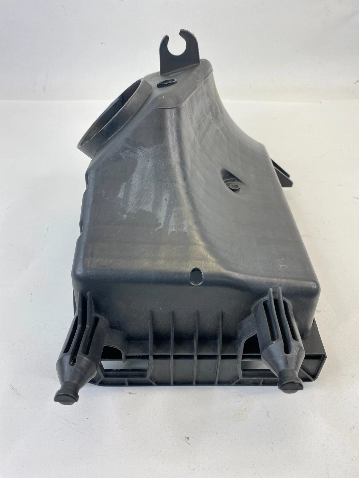 2005-2007 FORD ESCAPE 2.3L AIR CLEANER INTAKE FILTER BOX LOWER HOUSING 9L849A600