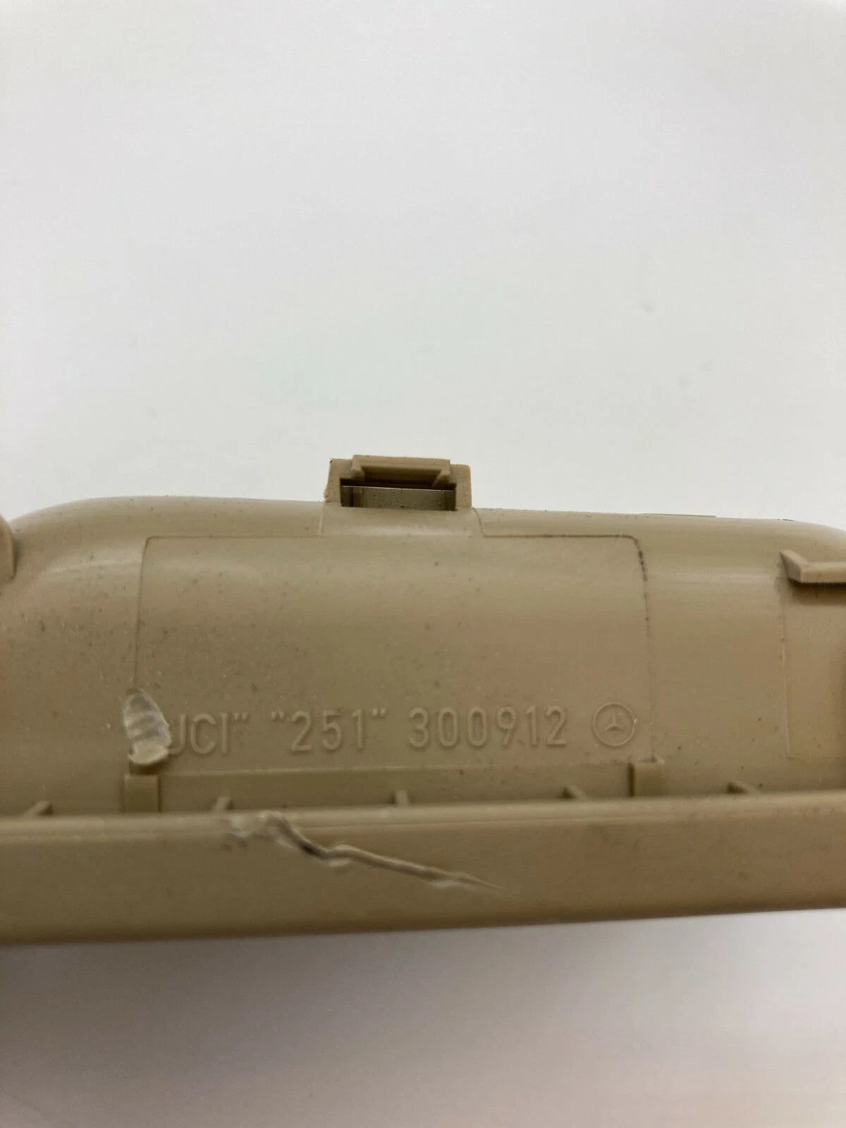 06-10 MERCEDES-BENZ R 350 FR RH PASSENGER INSIDE DOOR HANDLE BEZEL OEM 251300912