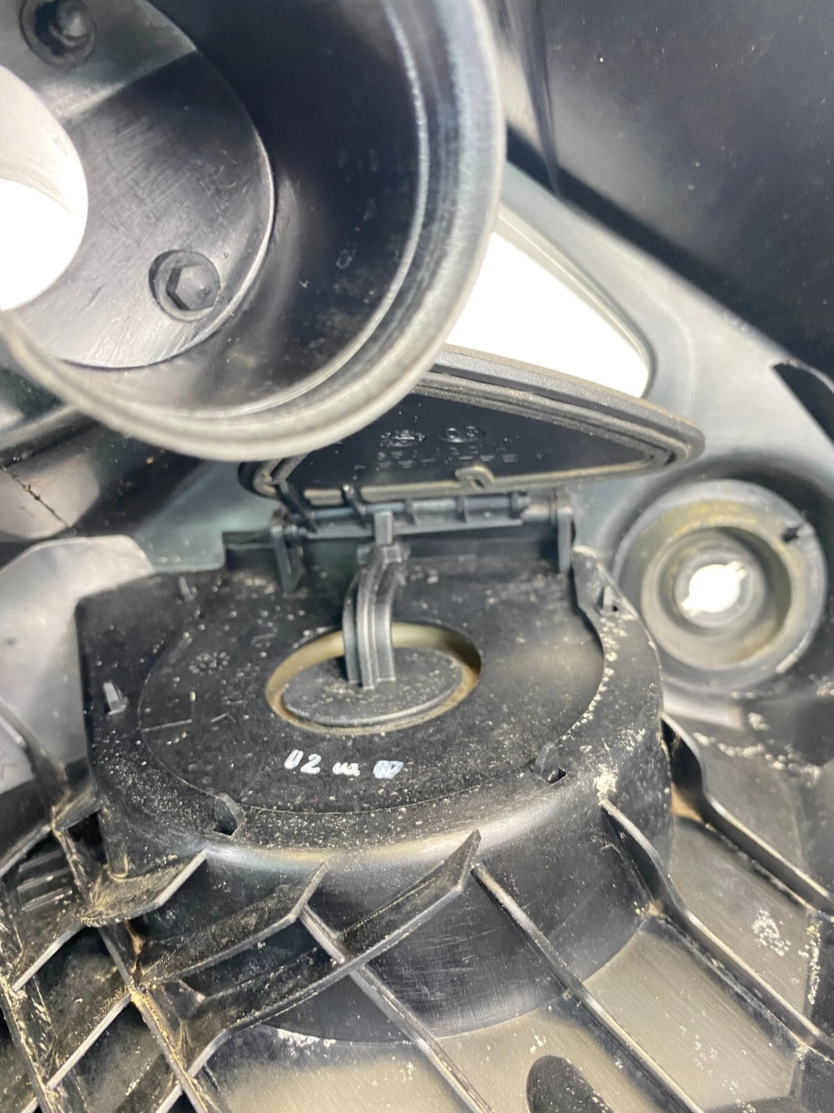 2005-2011 AUDI A6 QUATTRO 4.2L AIR INTAKE CLEANER BOX HOUSING 4F0-133-837E OEM