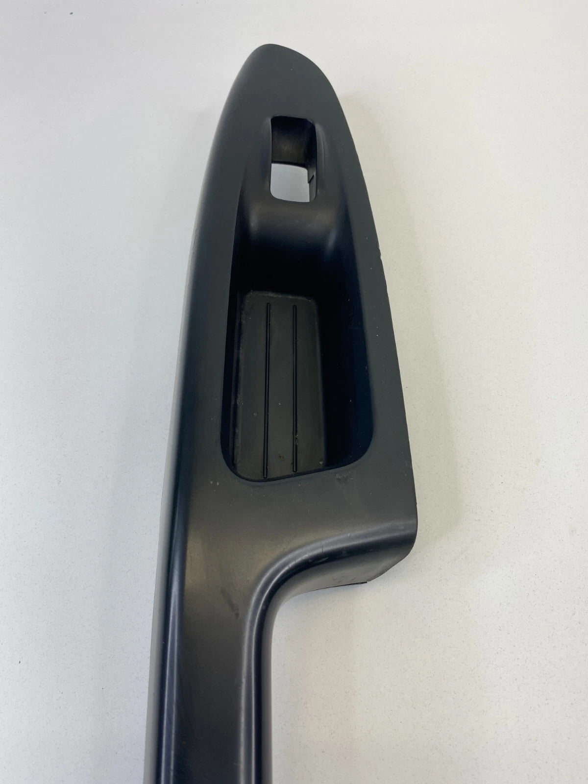 2006-2011 KIA RIO RIO5 FRONT RIGHT PASSENGER DOOR WINDOW SWITCH BEZEL TRIM OEM