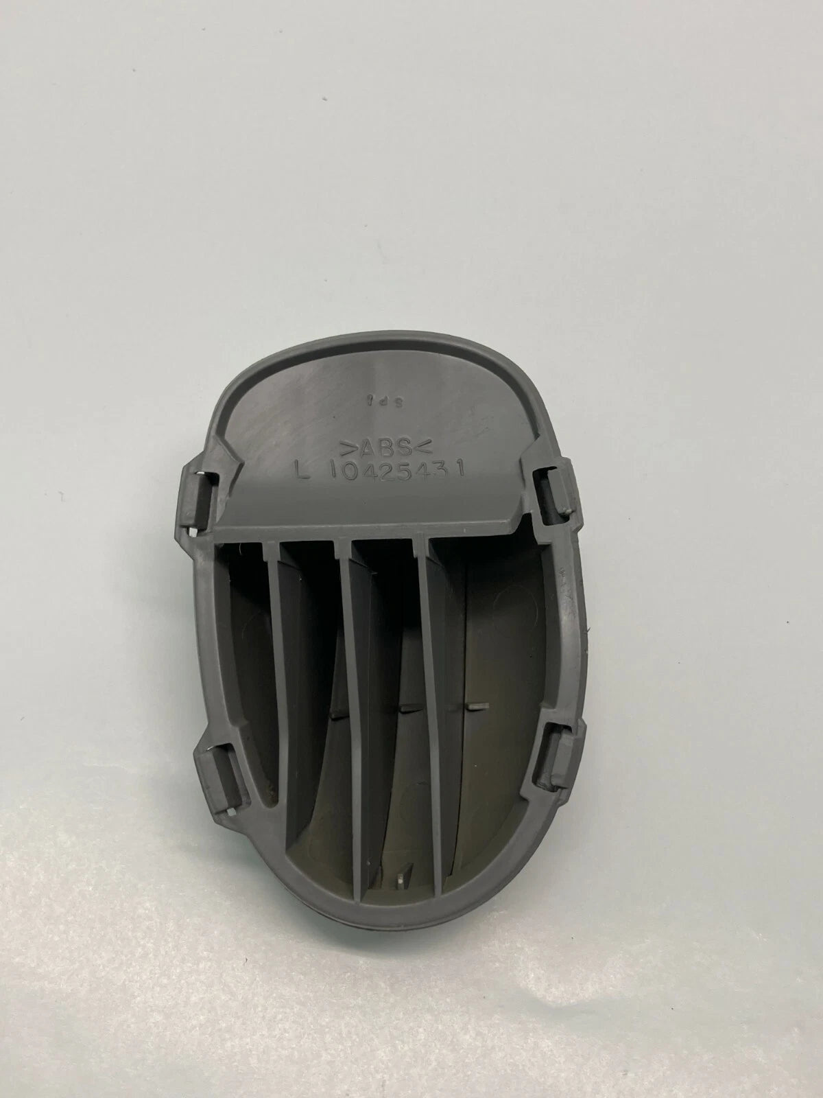 2001-2005 PONTIAC AZTEK A/C LEFT DRIVER SIDE DASH UPPER OUTER AIR VENT DEFLECTOR