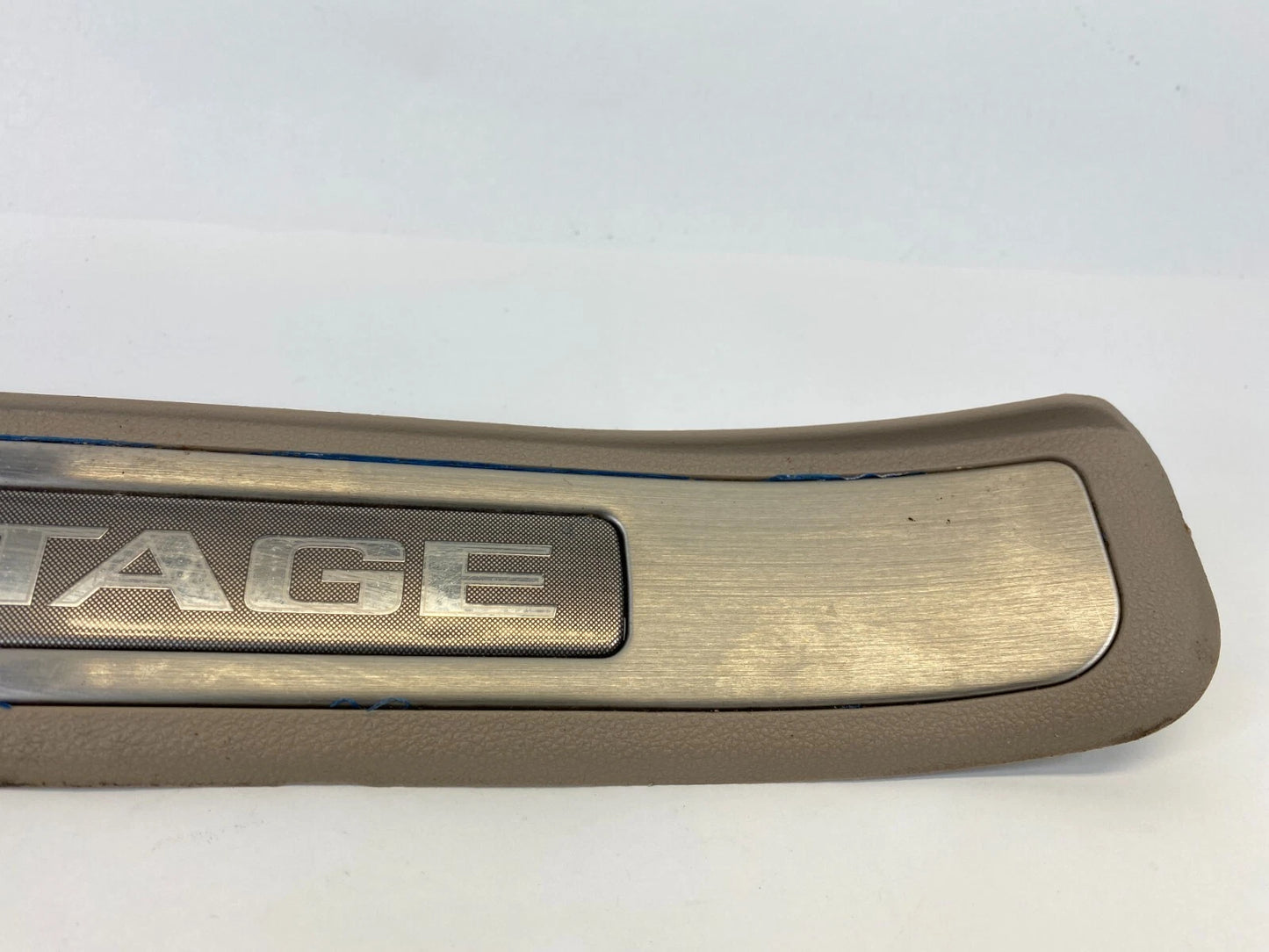2005-2010 KIA SPORTAGE REAR LEFT DOOR STEP SCUFF SILL PLATE TRIM 85886-1F000 OEM