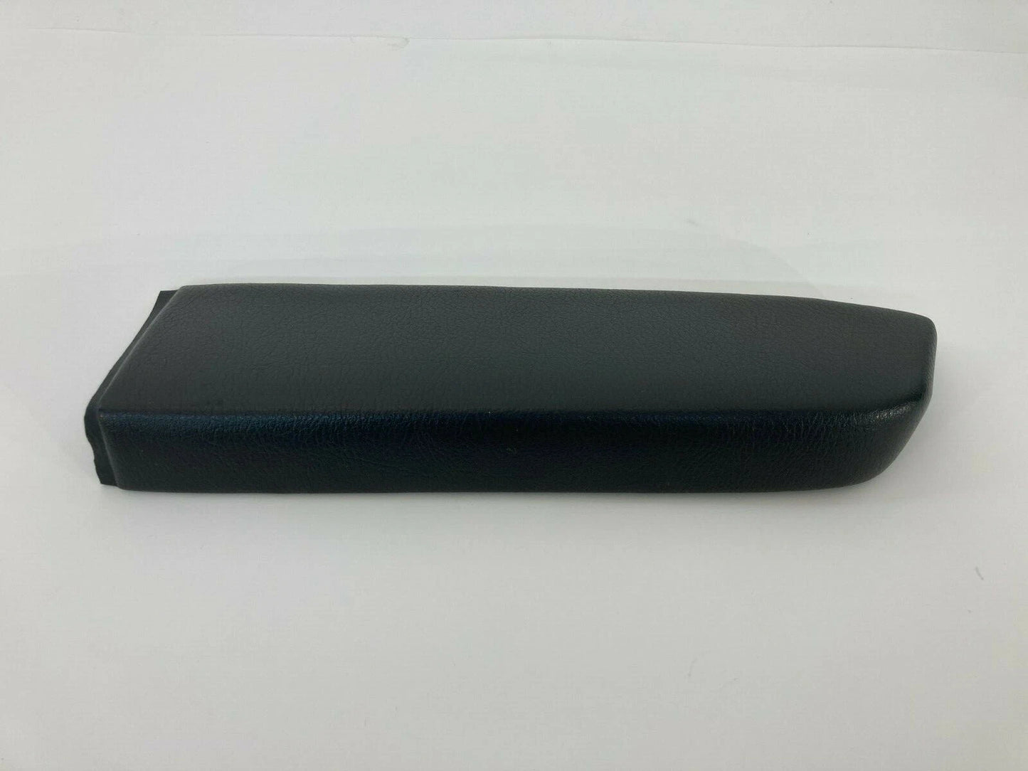 2003 KIA SORENTO REAR RIGHT SIDE DOOR PANEL ARMREST ARM REST OEM