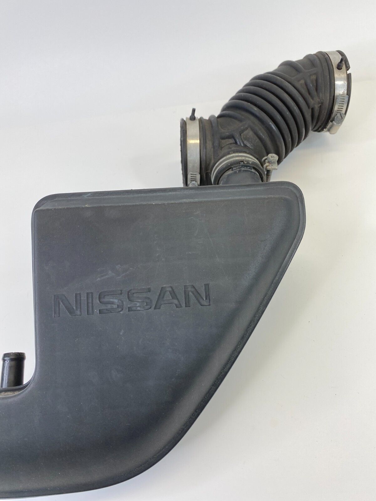 2014 2015 Nissan Rogue Select 2.5L L4 Air Cleaner Intake Duct Tube Resonator OEM