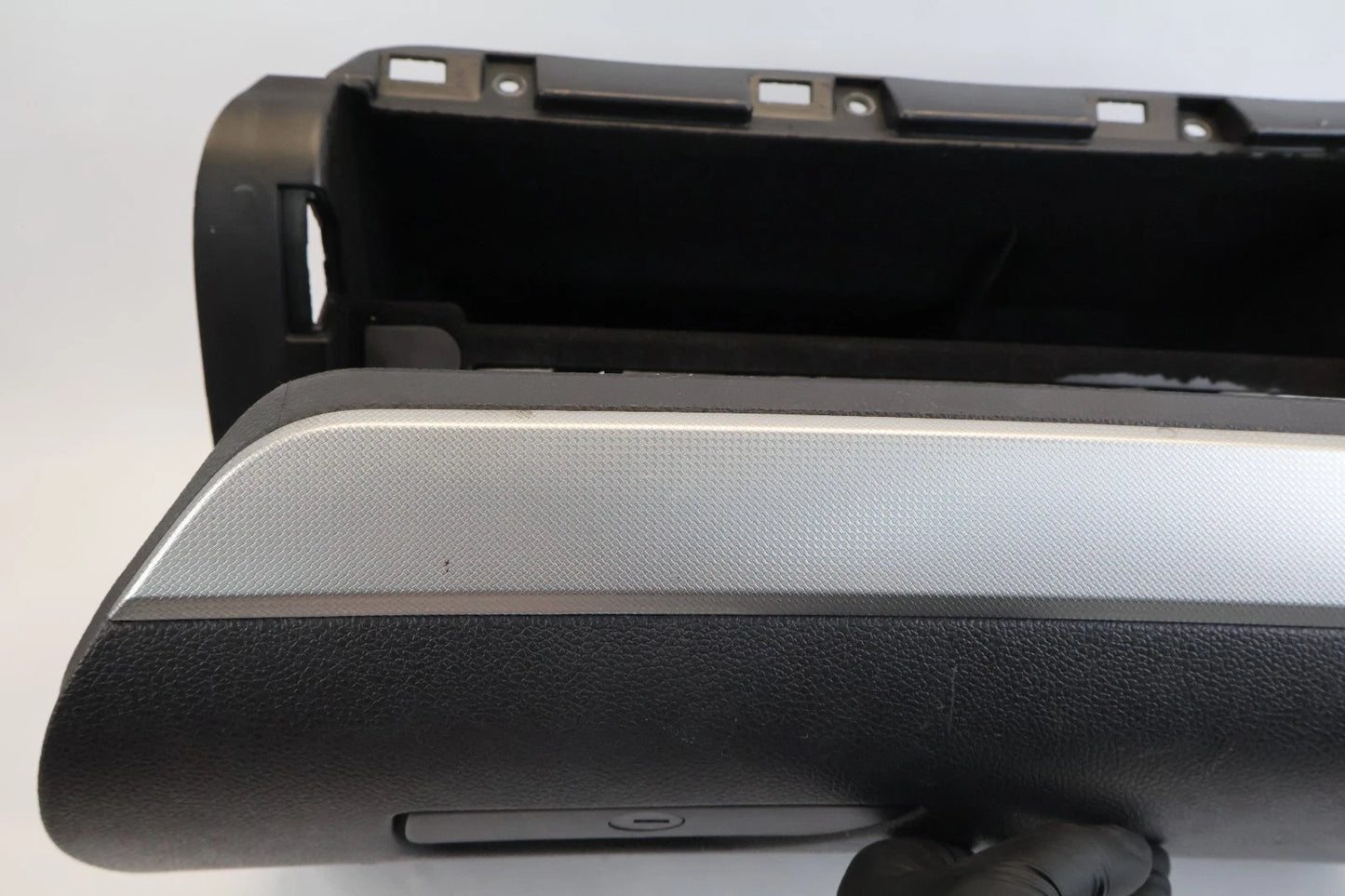 2011-2019 FORD EXPLORER GLOVE BOX DOOR COMPARTMENT LID ASSEMBLY BLACK OEM
