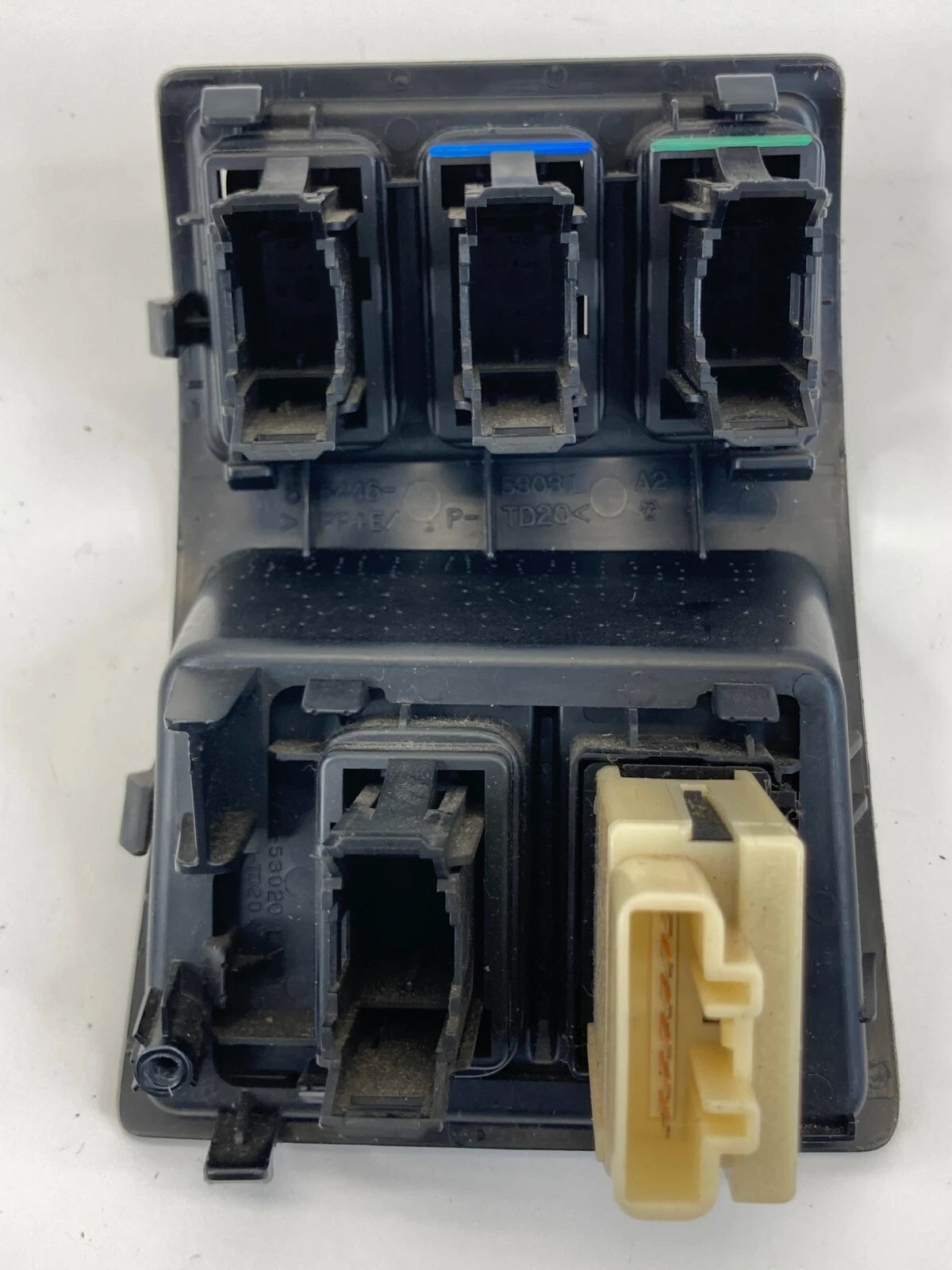 06-14 LEXUS IS250 DASH FUEL DOOR & TAILGATE RELEASE SWITCH W/ BEZEL 55446-53030L