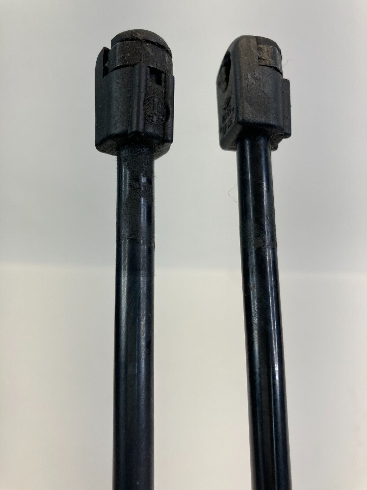 08-12 Ford Escape Rear Liftgate Glass Shock Strut Support Set Pair 486366-0145N