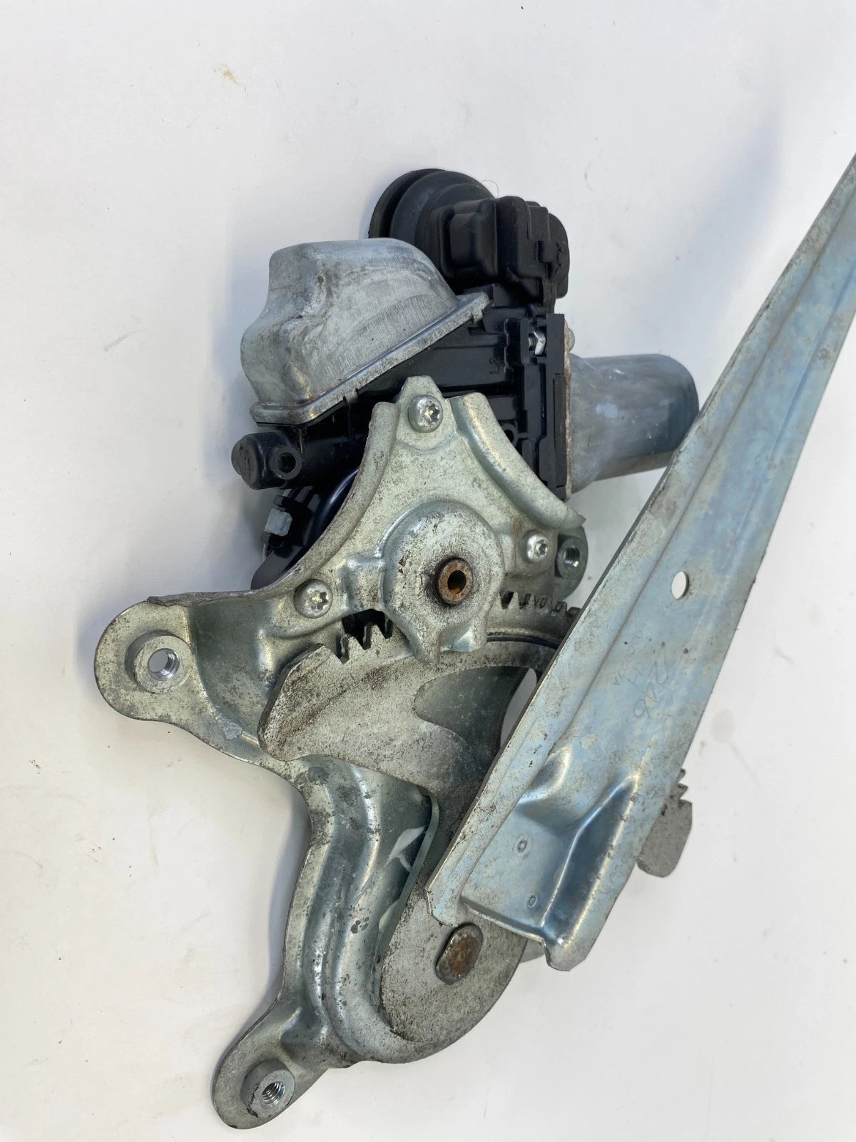 2008-2011 LEXUS GS350 REAR RIGHT DOOR POWER WINDOW MOTOR W/REGULATOR 85720-30380