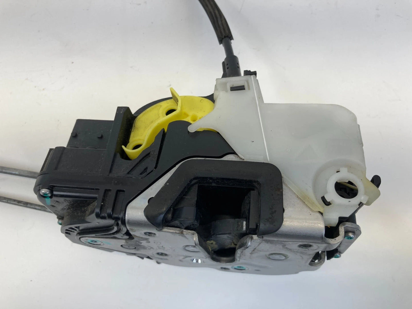 2010-2017 GMC Terrain Front Left Side Door Lock Latch Release Actuator 20996077