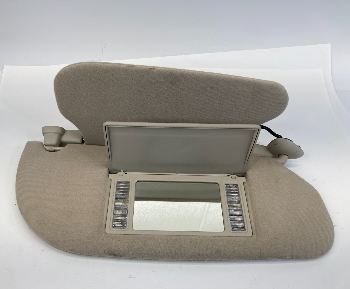 1998-2002 Lincoln Town Car Right Sunvisor Sun Visor Shade W /Light & Mirror OEM