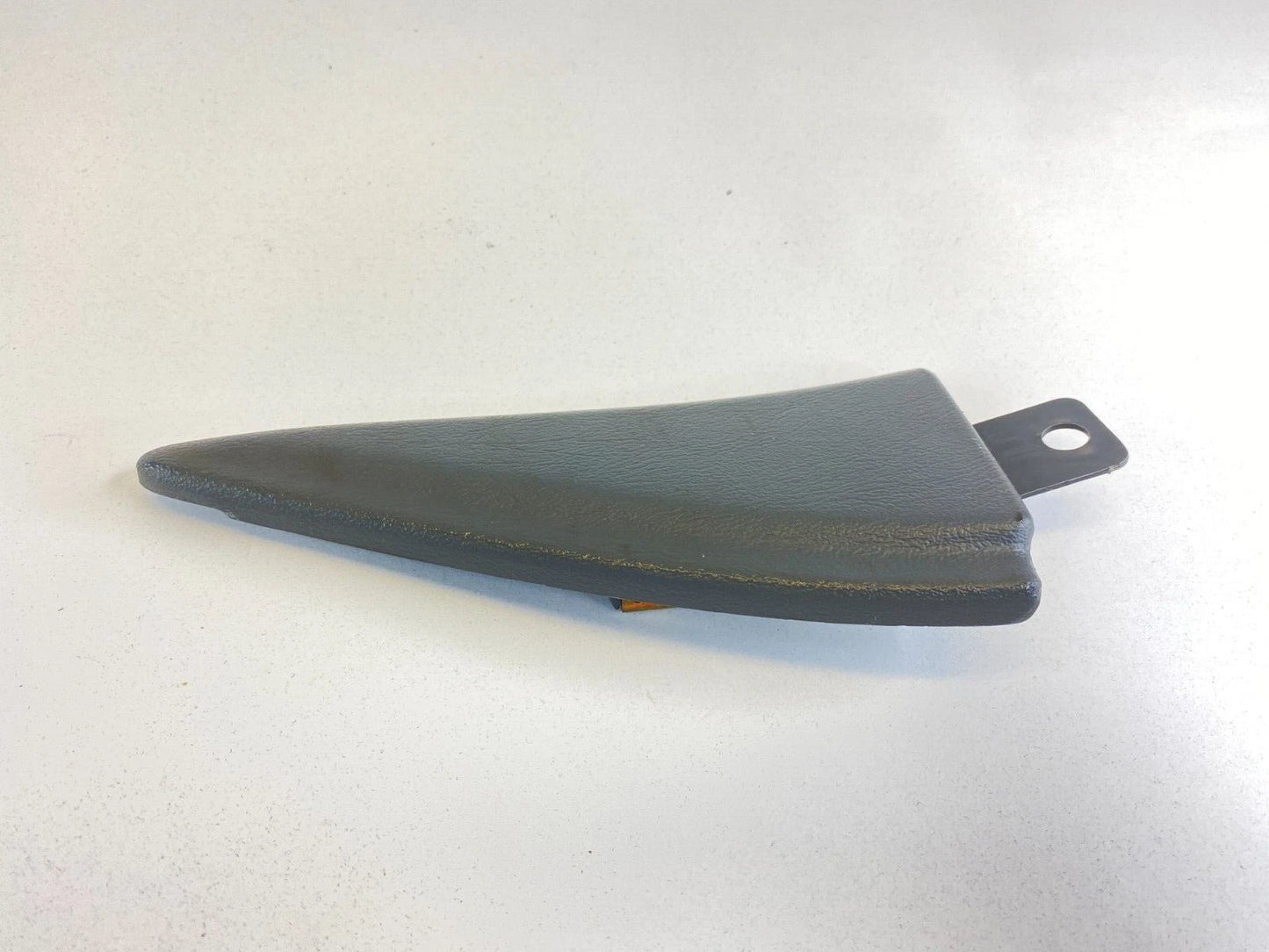 00-05CHEVROLET IMPALA REAR LEFT SIDE INNER CORNER COVER TRIM PANEL 10447252 OEM