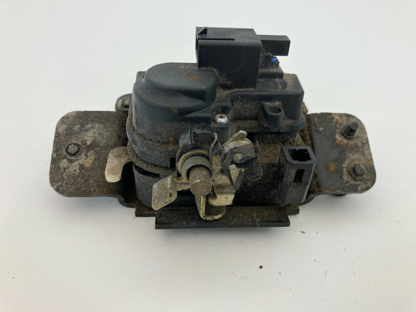 2004 2005 04 05 DODGE DURANGO REAR LIFTGATE TAILGATE LOCK LATCH ACTUATOR OEM