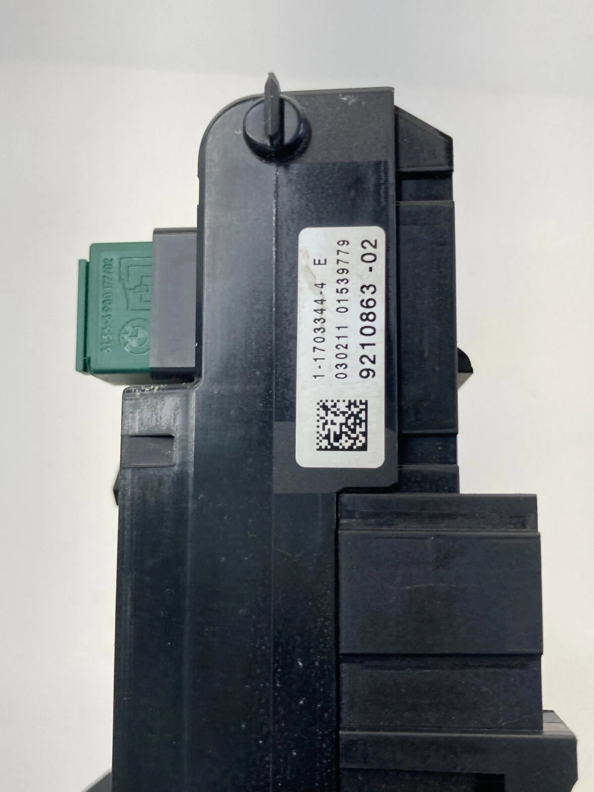 2011 2012 BMW X3 3.0L L6 INTERIOR CABIN POWER DISTRIBUTION FUSE BOX 9210863-02