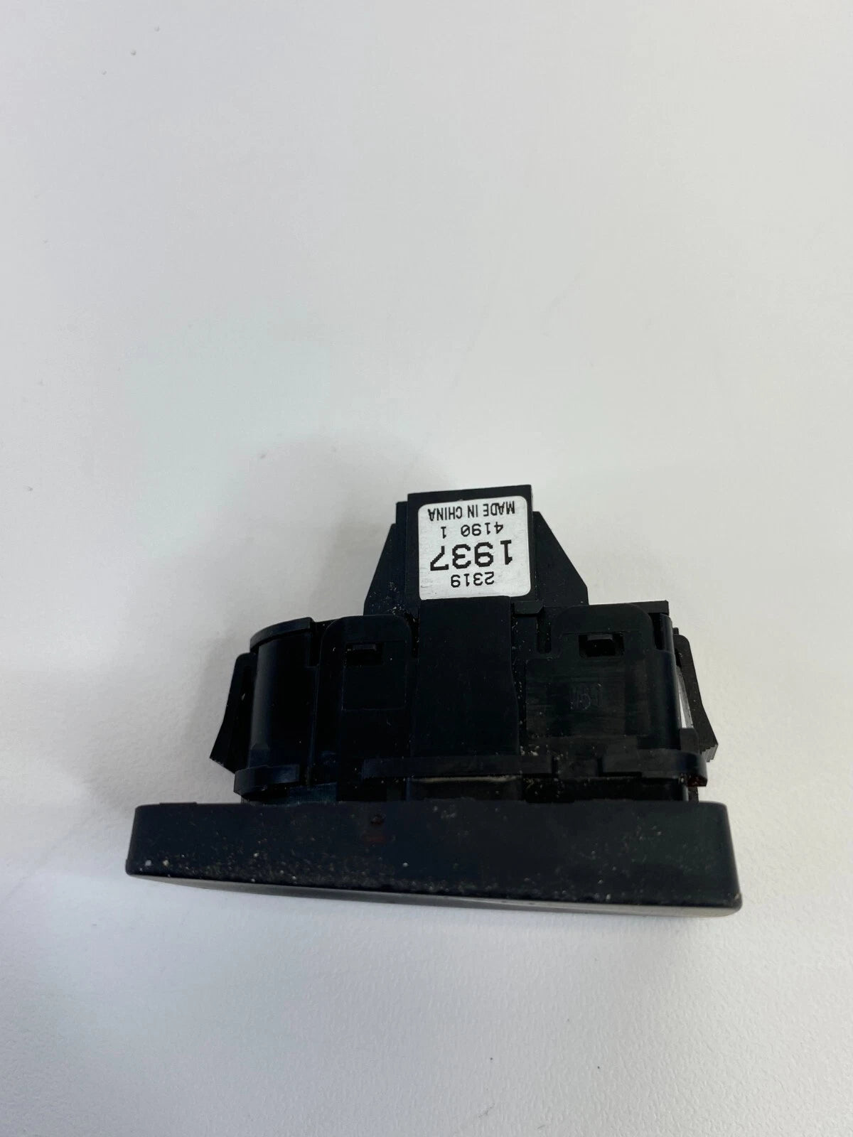 2014 2015 CHEVROLET MALIBU HAZARD EMERGENCY WARNING LIGHT SWITCH CONTROL OEM