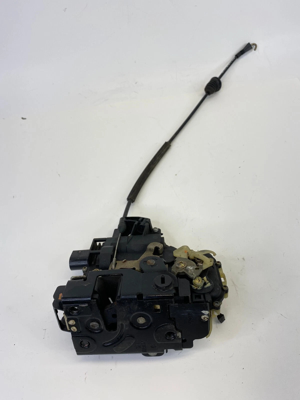 2001-2005 VOLKSWAGEN JETTA REAR RIGHT SIDE DOOR LOCK LATCH RELASE ACTUATOR ASSY