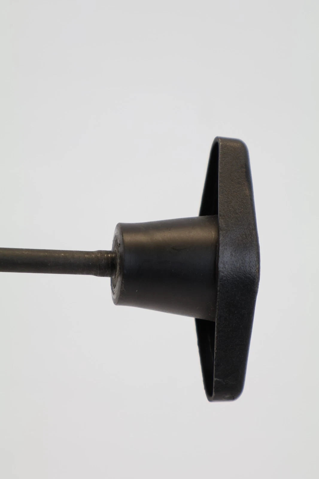 2009-2017 CHEVROLET TRAVERSE SPARE TIRE JACK STOWAGE RETAINER SCREW OEM