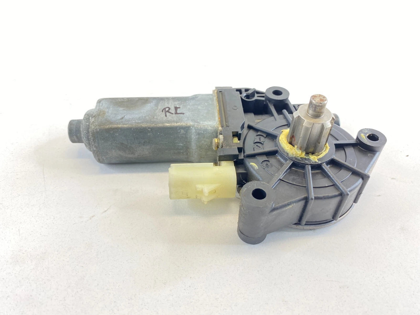 2001-2005 CHRYSLER PT CRUISER REAR LEFT SIDE DOOR POWER WINDOW MOTOR 05067543AA