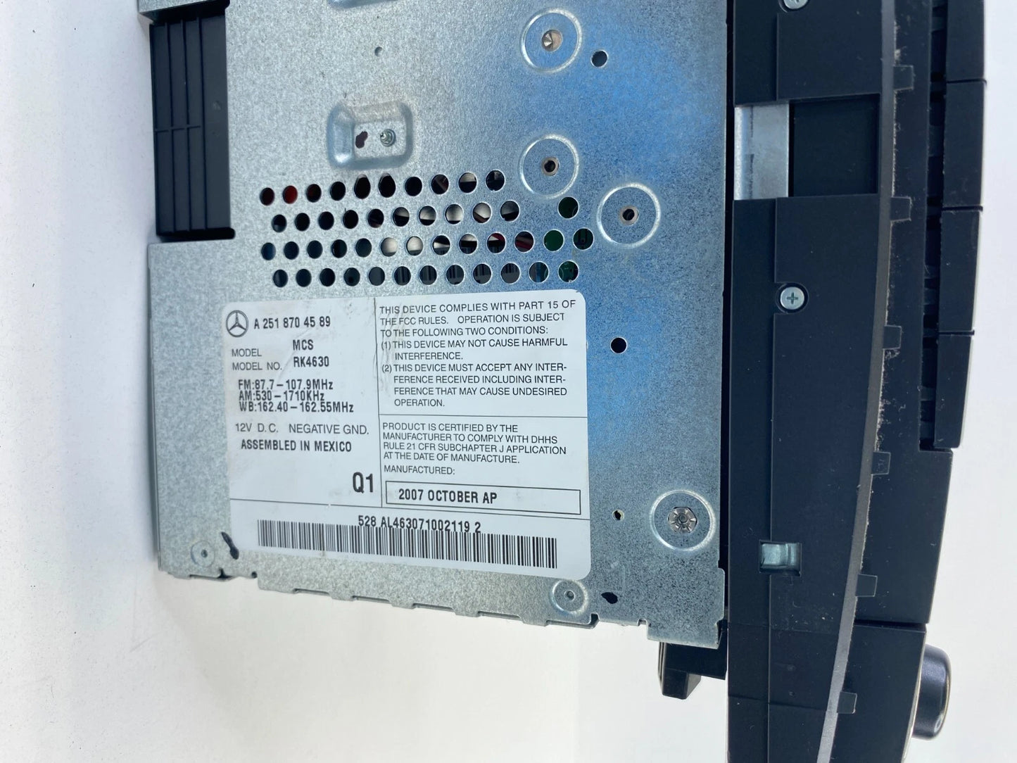 06-08MERCEDES-BENZ R350 NAVI GPS RADIO RECEIVER MONITOR SCREEN A2518704589 OEM