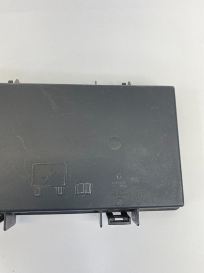 2009 2010 Volkswagen Routan 4.0L Engine Relay Fuse Box Lid Cover R62337-001