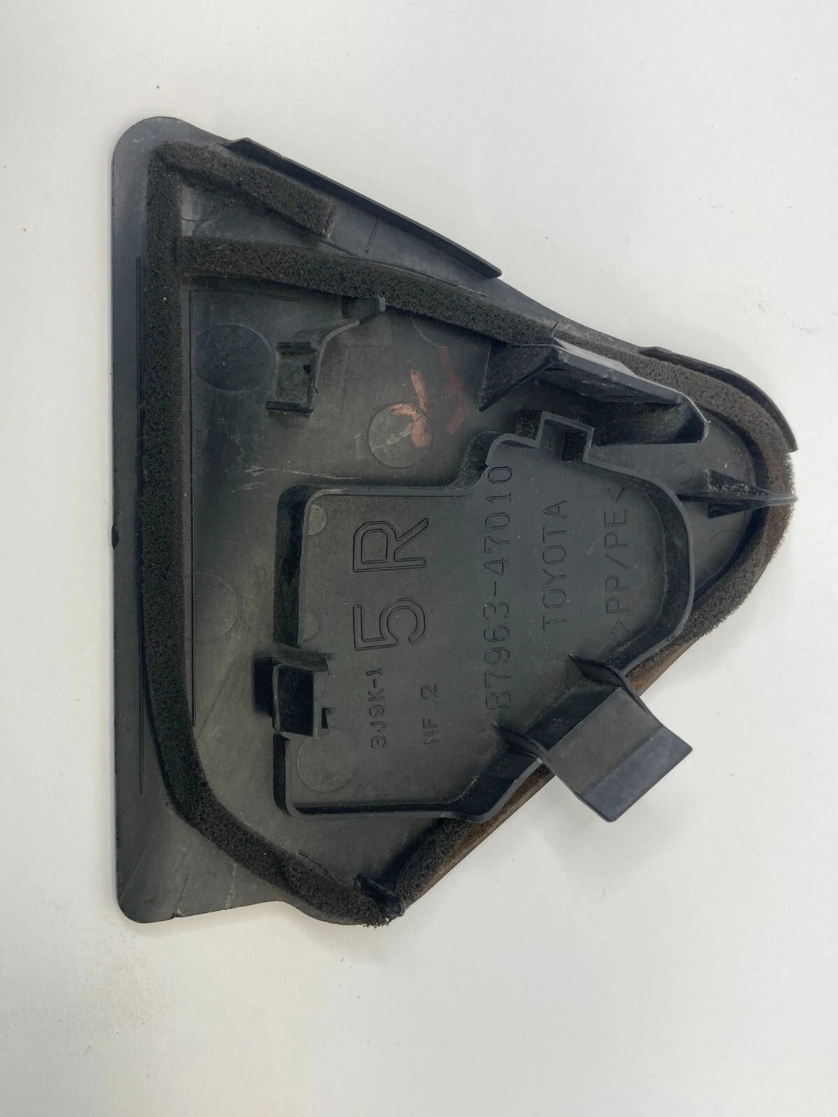 2010-2015 TOYOTA PRIUS FRONT RIGHT DOOR INNER MIRROR CORNER LOCK STRIKER COVER