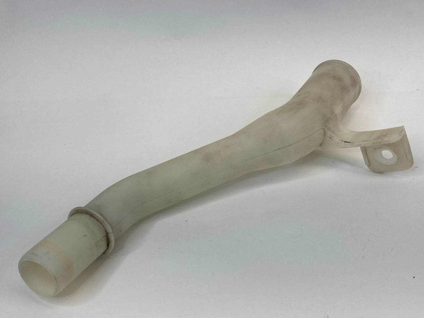 2006-2008 HYUNDAI ACCENT SEDAN WINDSHIELD WIPER WASHER FILLER TUBE PIPE OEM