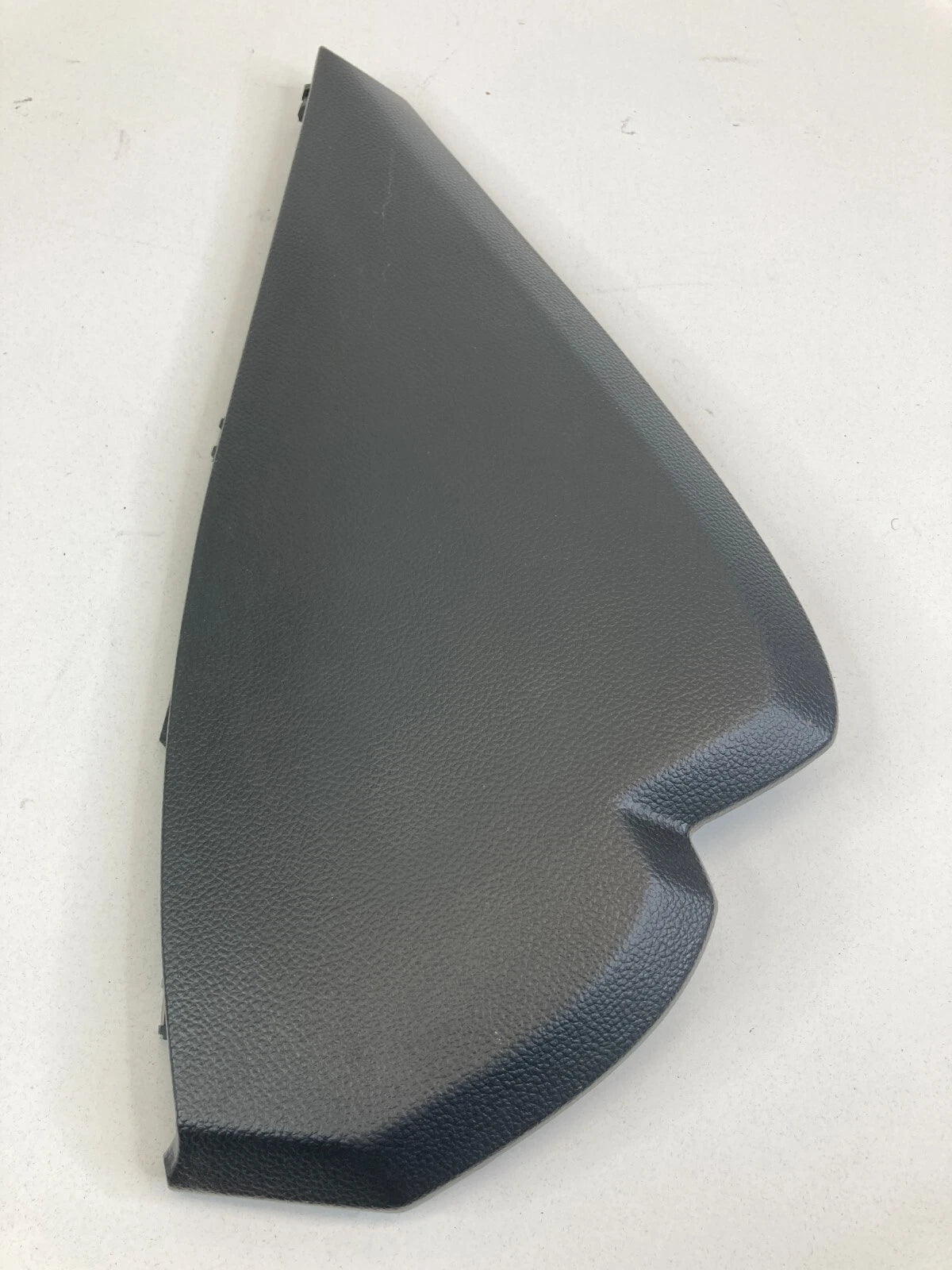 2008-2013 INFINITI G37 SEDAN FRONT RIGHT SIDE END CAP COVER TRIM 68420-JK00A OEM