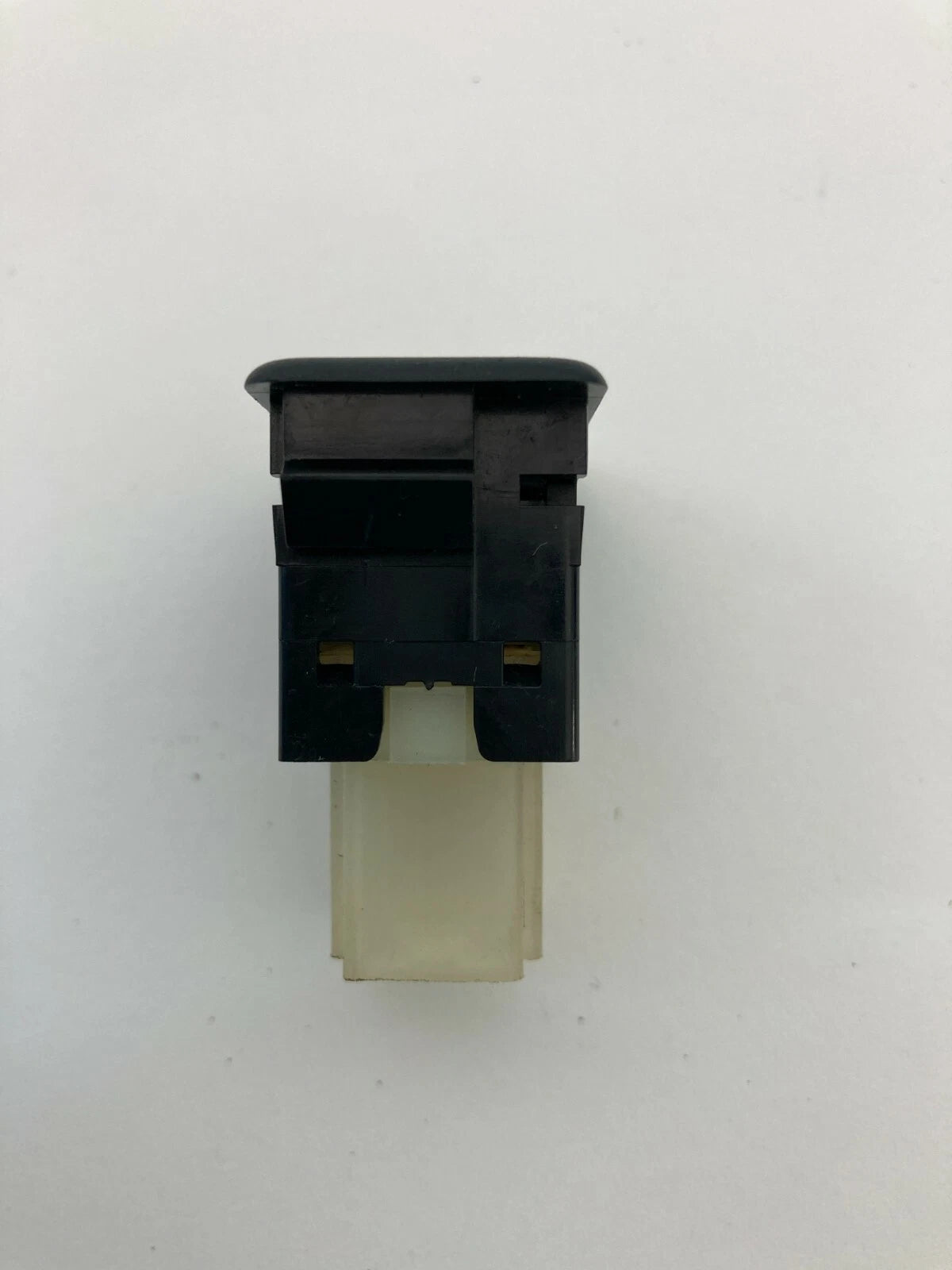 2000 01 02 03 04 05 2006 NISSAN SENTRA TRUNK RELEASE OPEN OPENER BUTTON SWITCH
