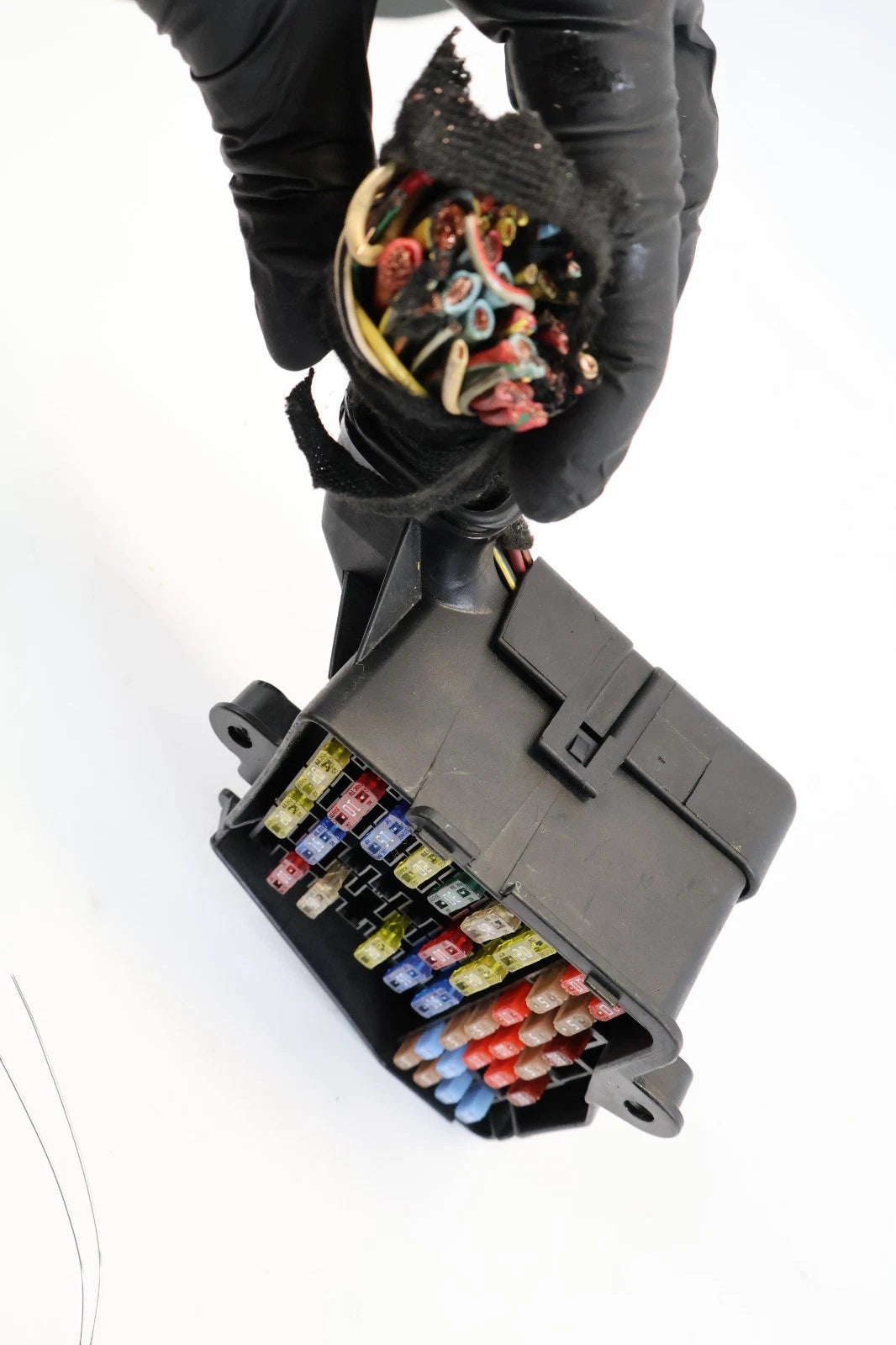2003-2010 NEW BEETLE CONVERTIBLE 2.5L AT DASH INTERIOR CABIN FUSE BOX OEM