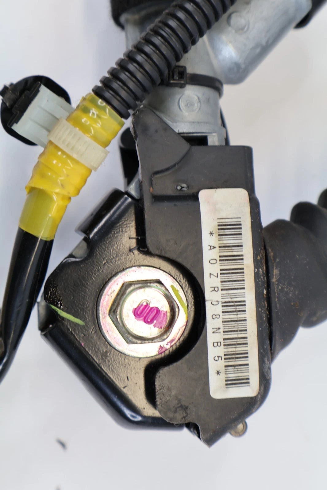 2007-2011 HONDA CR-V FRONT RIGHT PASSENGER SIDE SEAT BELT BUCKLE RECEPTACLE OEM