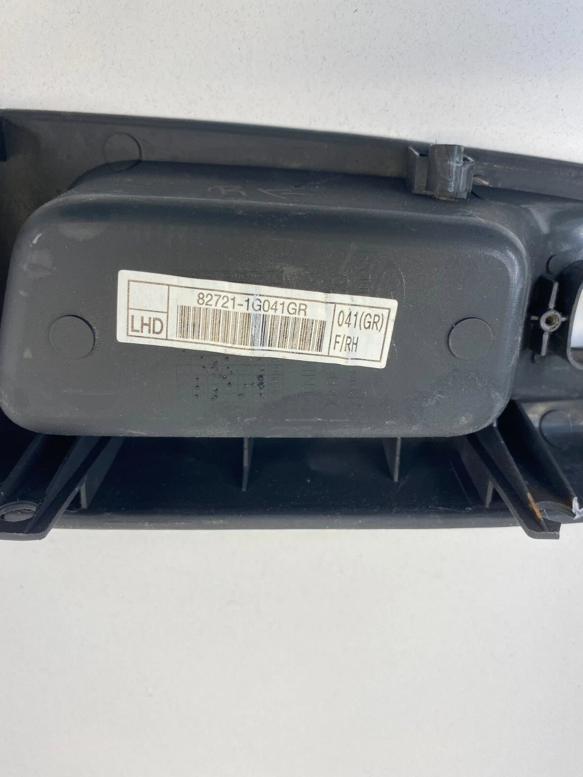 2006-2011 KIA RIO RIO5 FRONT RIGHT PASSENGER DOOR WINDOW SWITCH BEZEL TRIM OEM