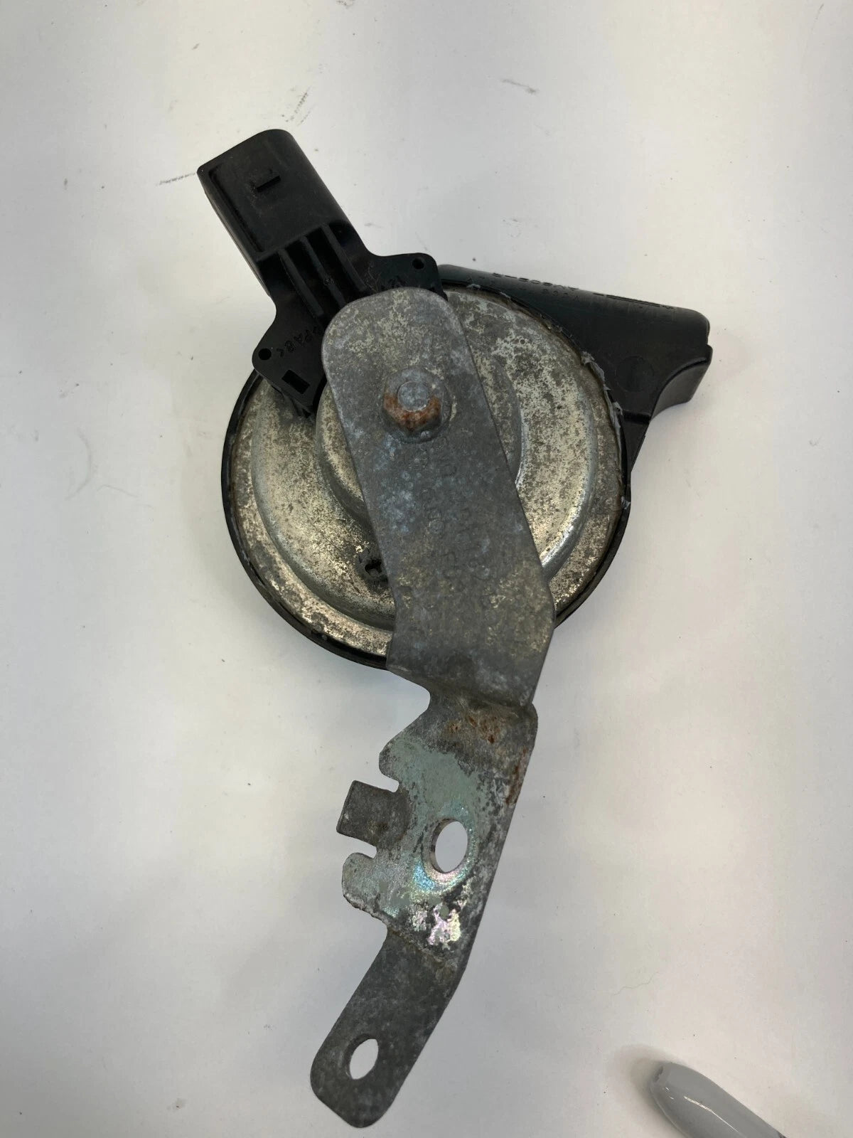 2009-2017 VOLKSWAGEN TIGUAN ALARM LOW NOTE HORN ASSEMBLY E3-0055307 OEM