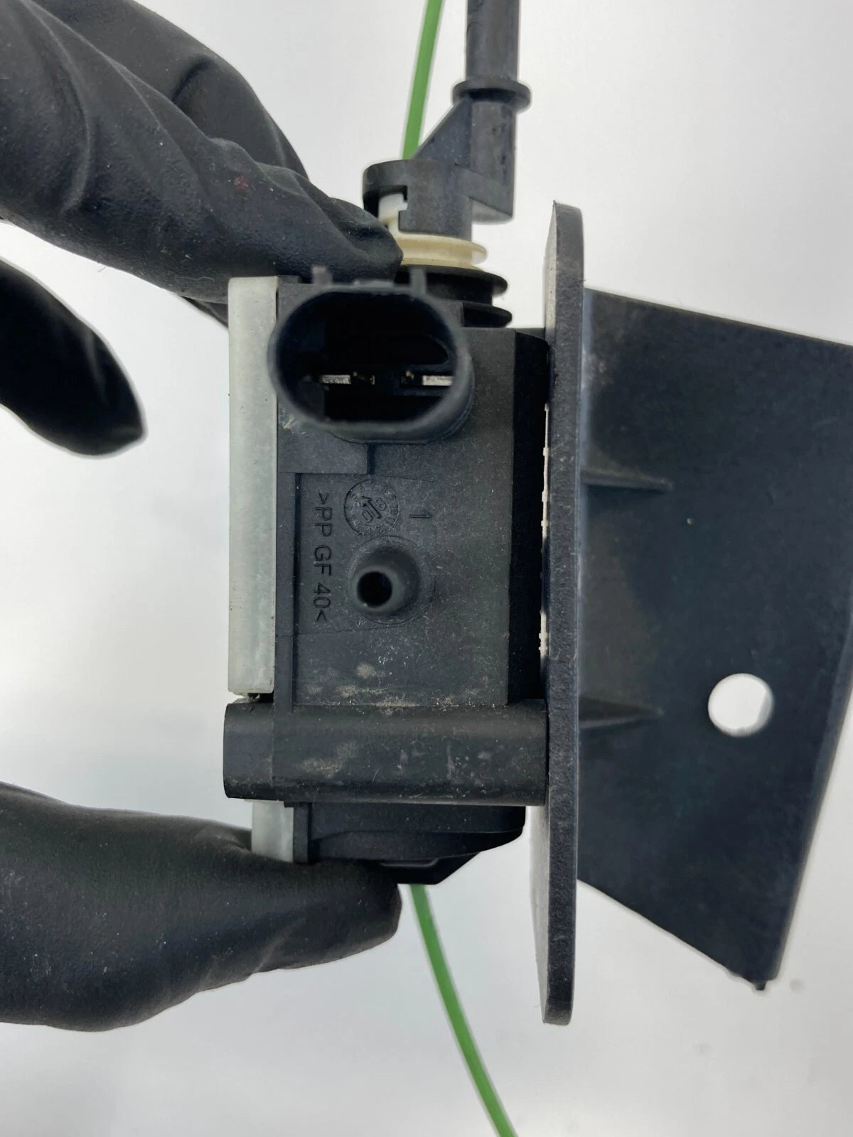 2007-2013 MINI COOPER FUEL FLAP RELEASE LOCKING MOTOR ACTUATOR 2752429 OEM