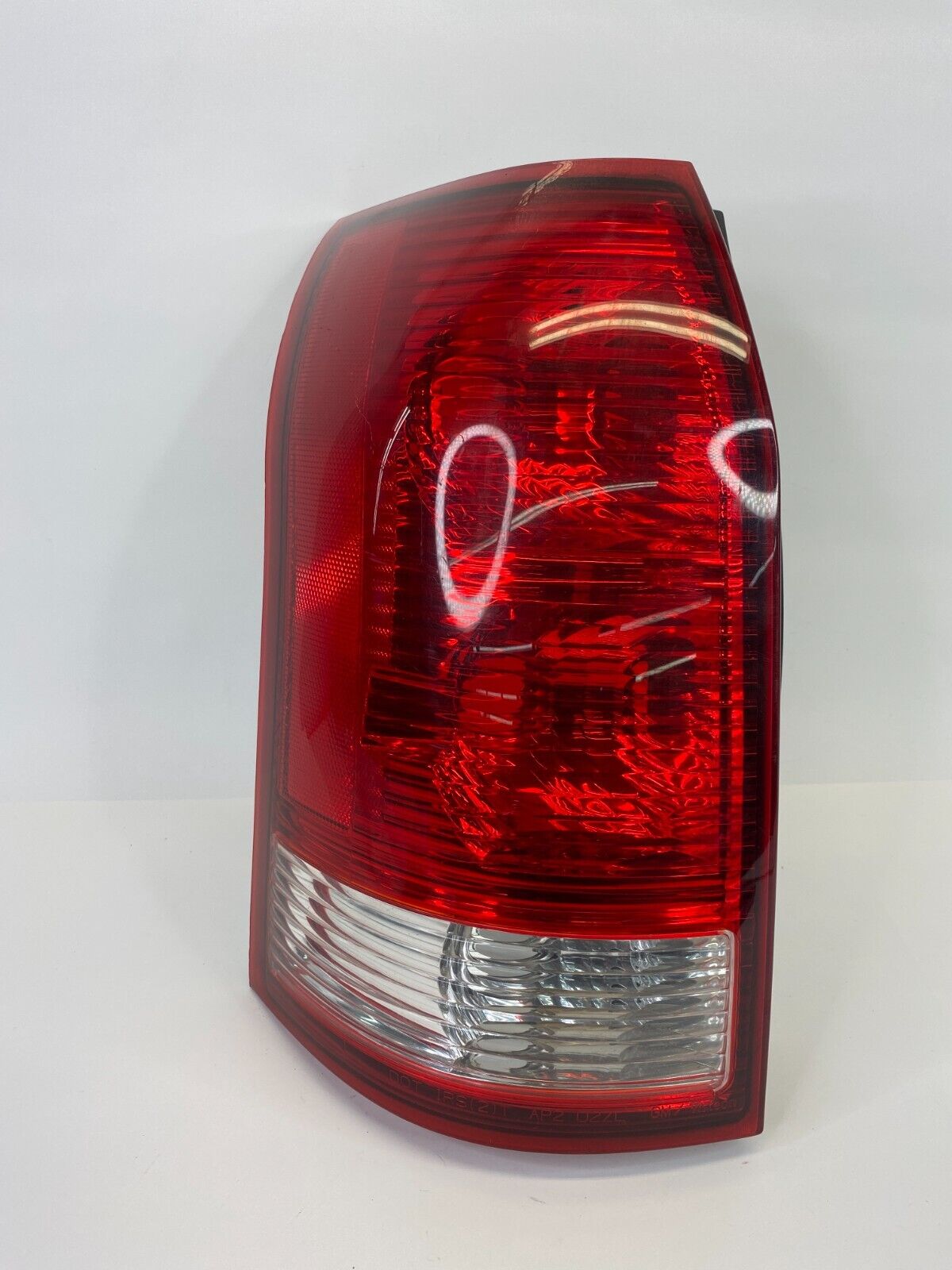 02-07 Saturn Vue Rear Left Driver Side Tail Light Taillight Taillamp 15851055