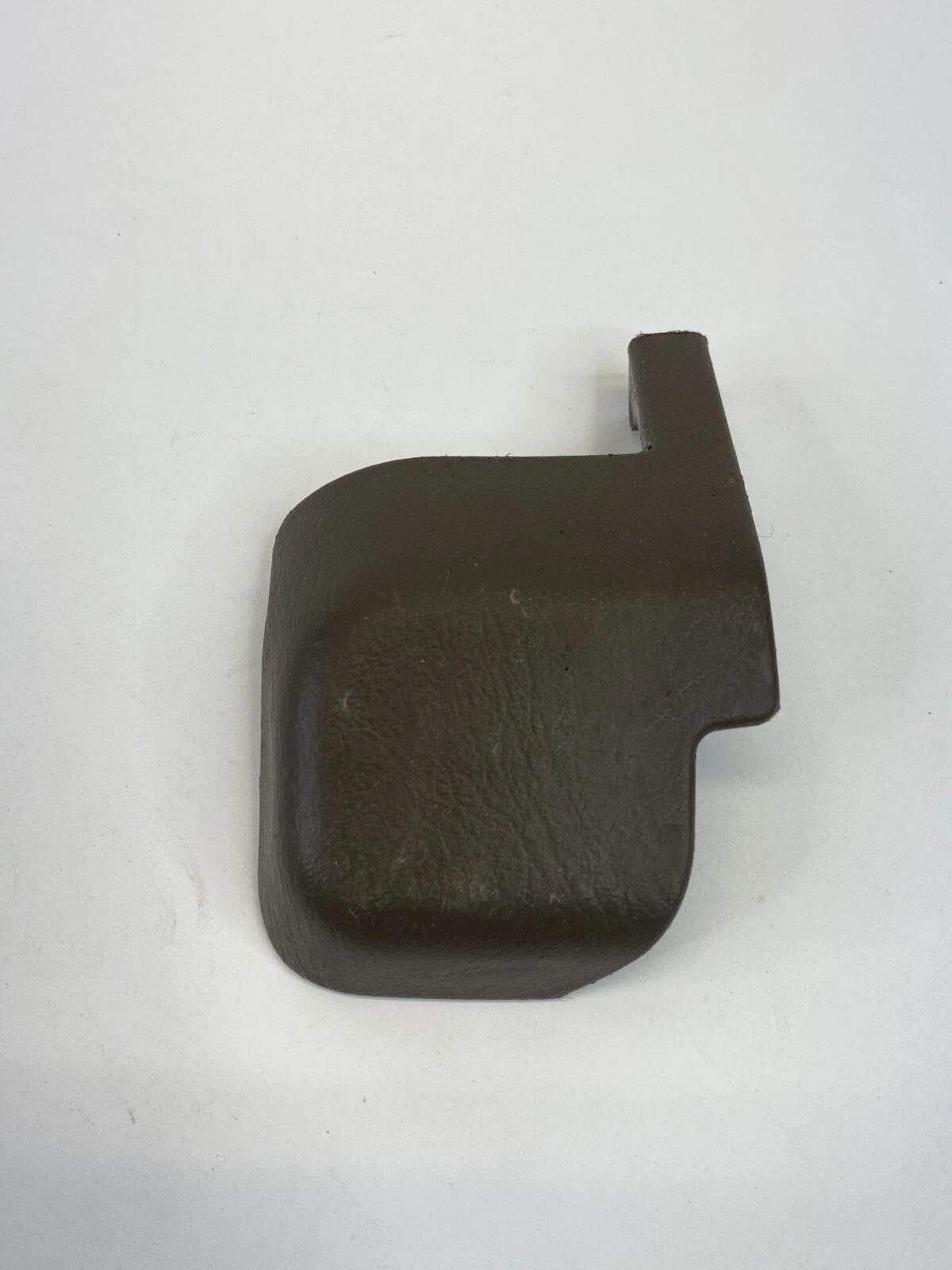 96-02 TOYOTA 4RUNNER FRONT RIGHT SIDE SEAT RAIL RACK TRACK END COVER 72137-35030