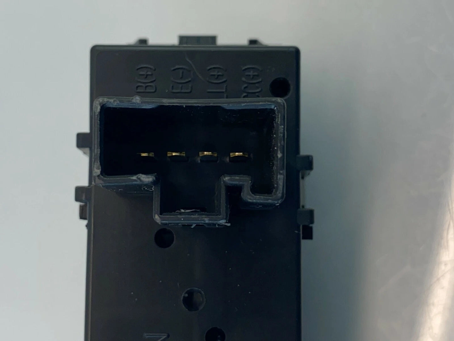2004-2009 TOYOTA PRIUS HATCHBACK DASH DIGITAL TIME CLOCK DISPLAY 83910-47040 OEM