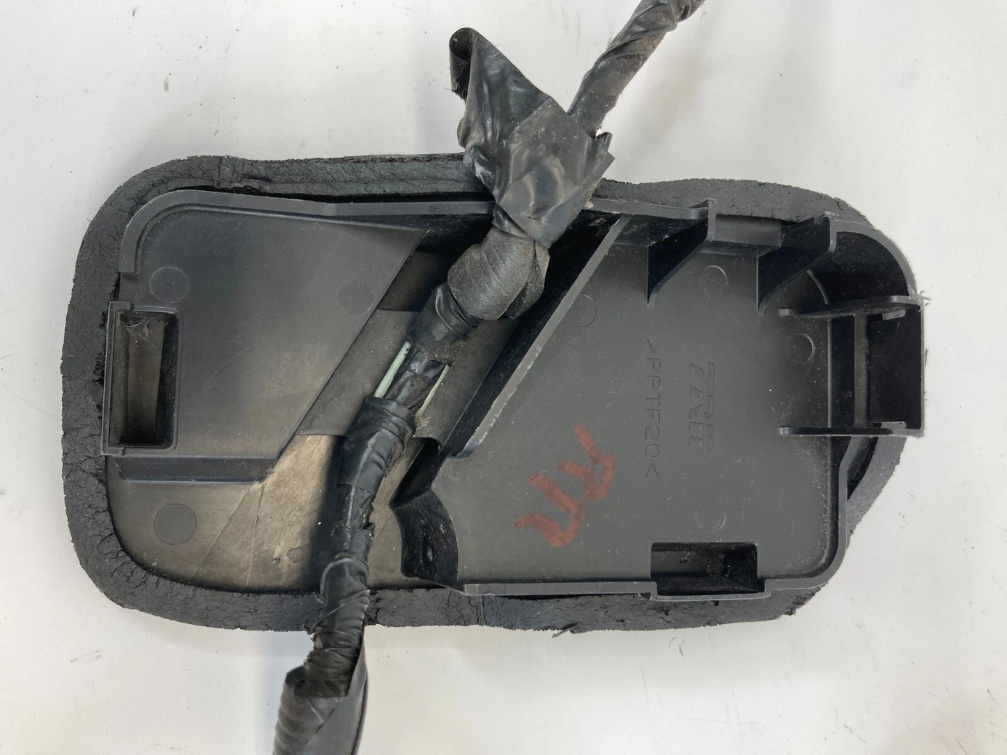 06-09 FORD MUSTANG CONVERTIBLE RIGHT QUARTER PANEL TRIM CAP HARNESS 4R337631064B