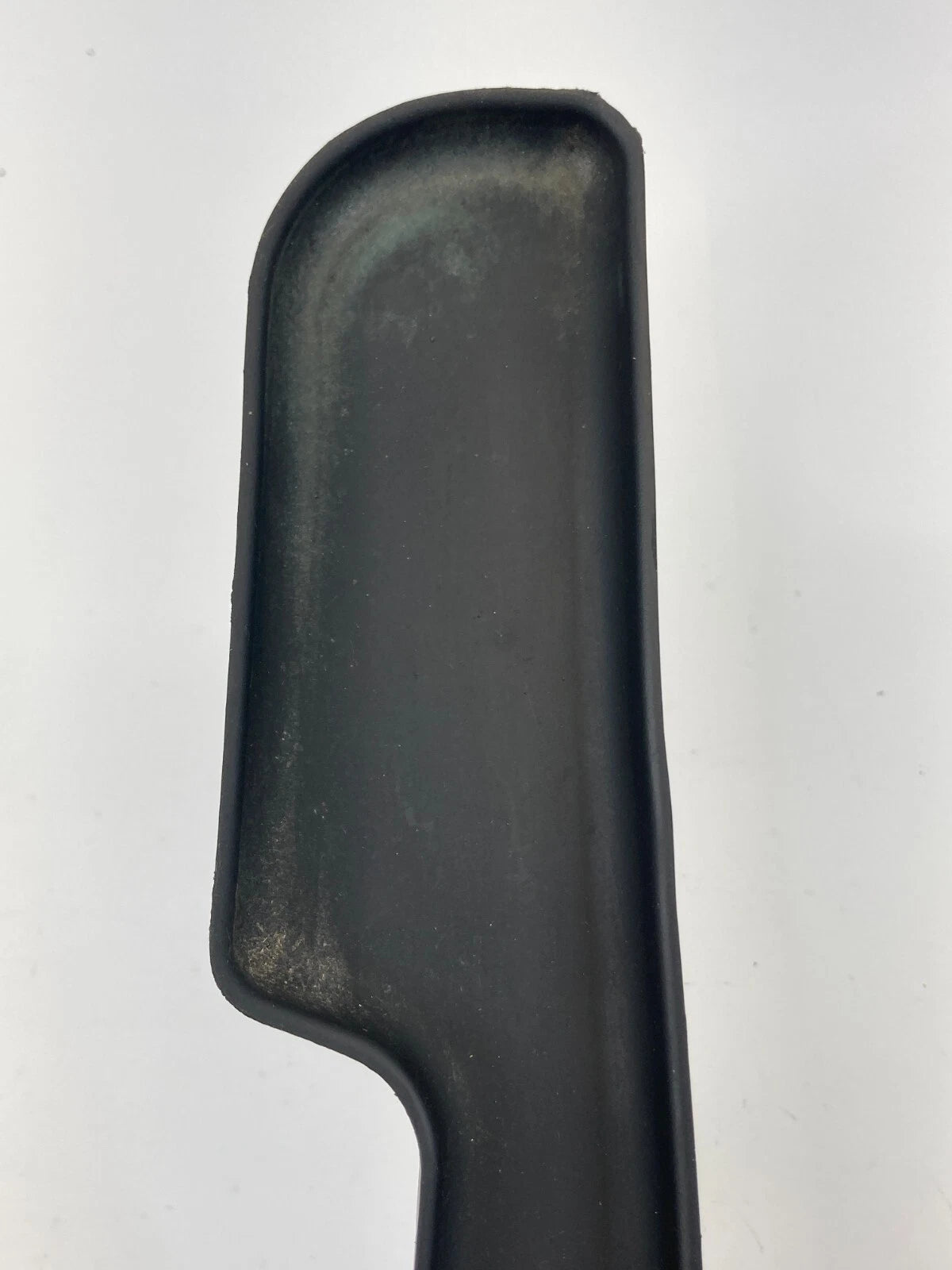 04 05 06 CADILLAC SRX RIGHT SIDE MOLDING TRIM INSERT MAT RUBBER LINER OEM