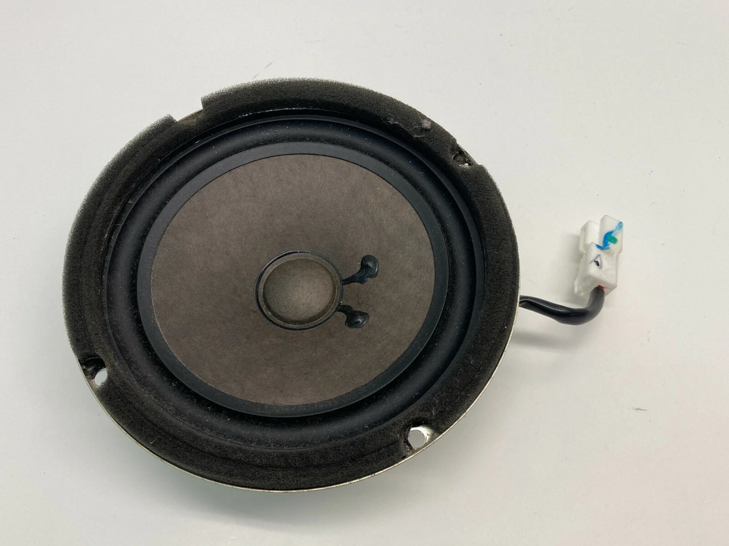 2007 2008 2009 2010 KIA RONDO REAR LEFT SIDE DOOR AUDIO SPEAKER 96330-1D300 OEM