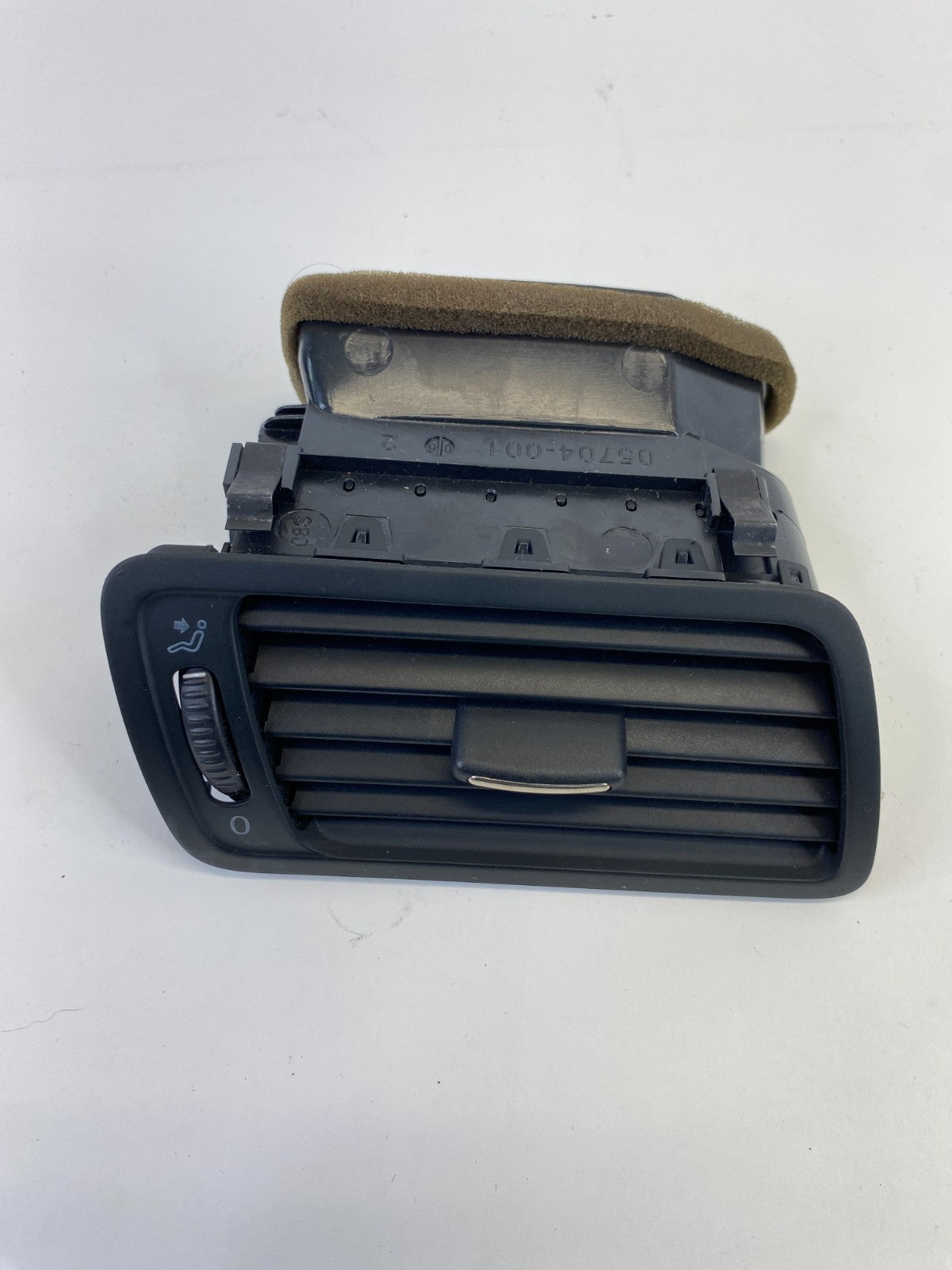 2009-2011 Volkswagen CC Front Right Side Outer Dash Air Vent Grille 3C1-819-702