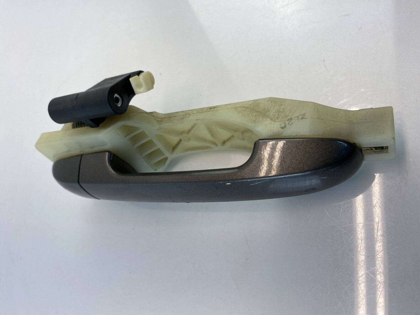 2010-2013 Kia Forte Front Right Passenger Side Exterior Door Handle Assembly OEM