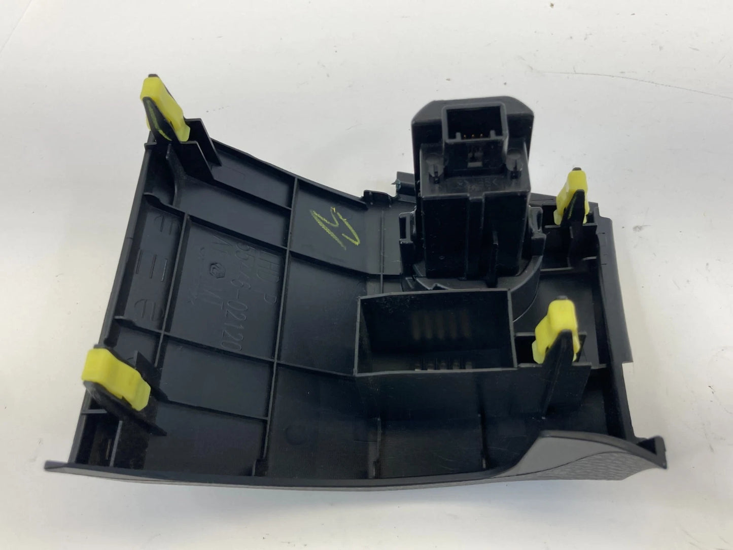 2014-2019 TOYOTA COROLLA START/STOP ENGINE IGNITION PUSH BUTTON W/ BEZEL OEM