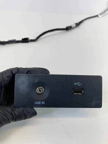 13-16 Ford Fusion Console Audio USB AUX Auxiliary Jack Socket Port DS7T14D202DC