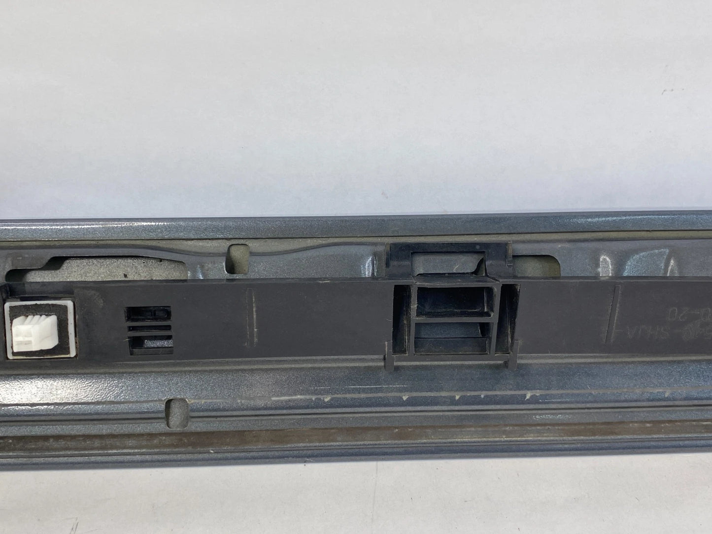 2005-2010 HONDA ODYSSEY REAR RIGHT SIDE SLIDING DOOR RAIL TRIM COVER 72549-SHJA