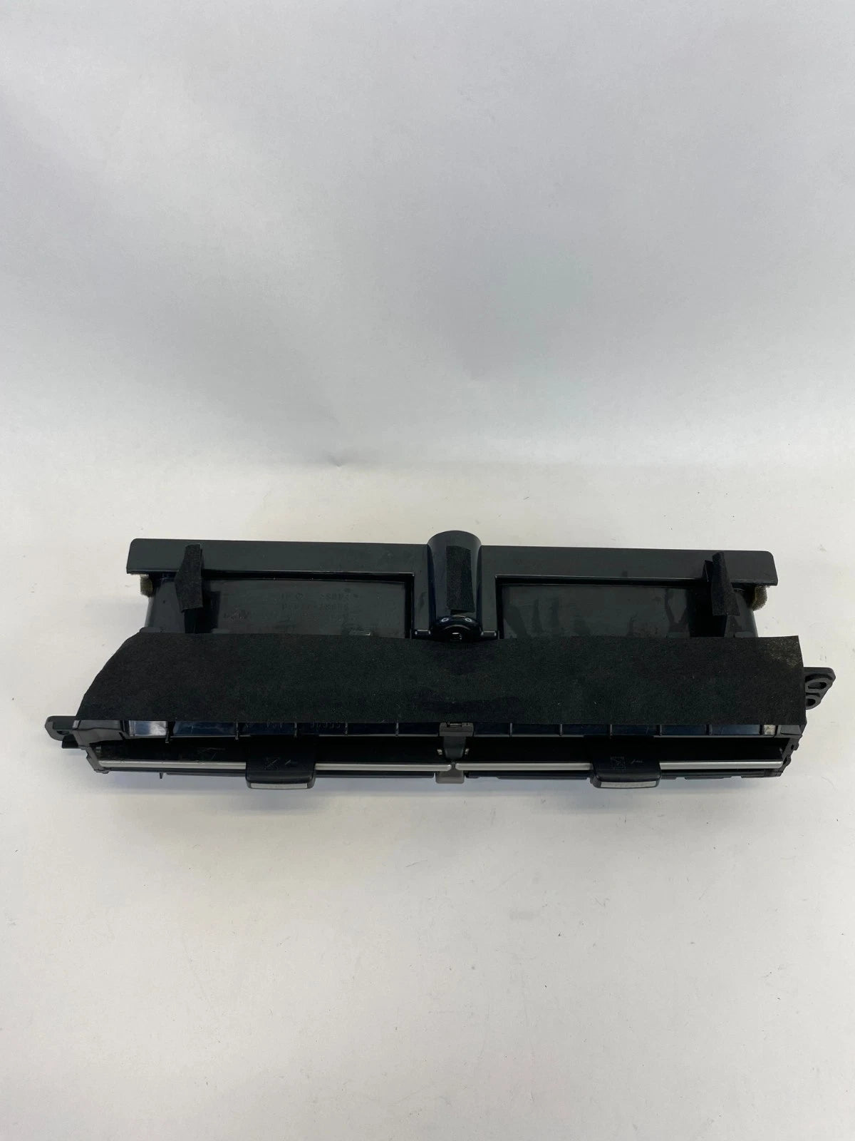 2010-2012 TOYOTA PRIUS FRONT VENTS CENTER DASH AIR VENT OUTLET 55670-47070 OEM