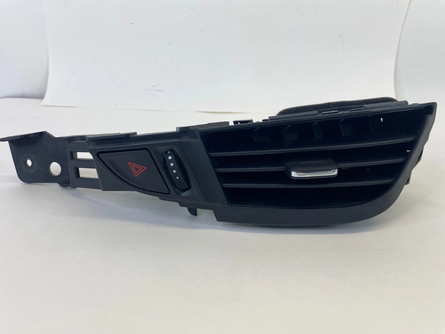 2013-2019 CADILLAC ATS DASH CENTER RIGHT SIDE A/C AIR VENT GRILLE 23108719 OEM