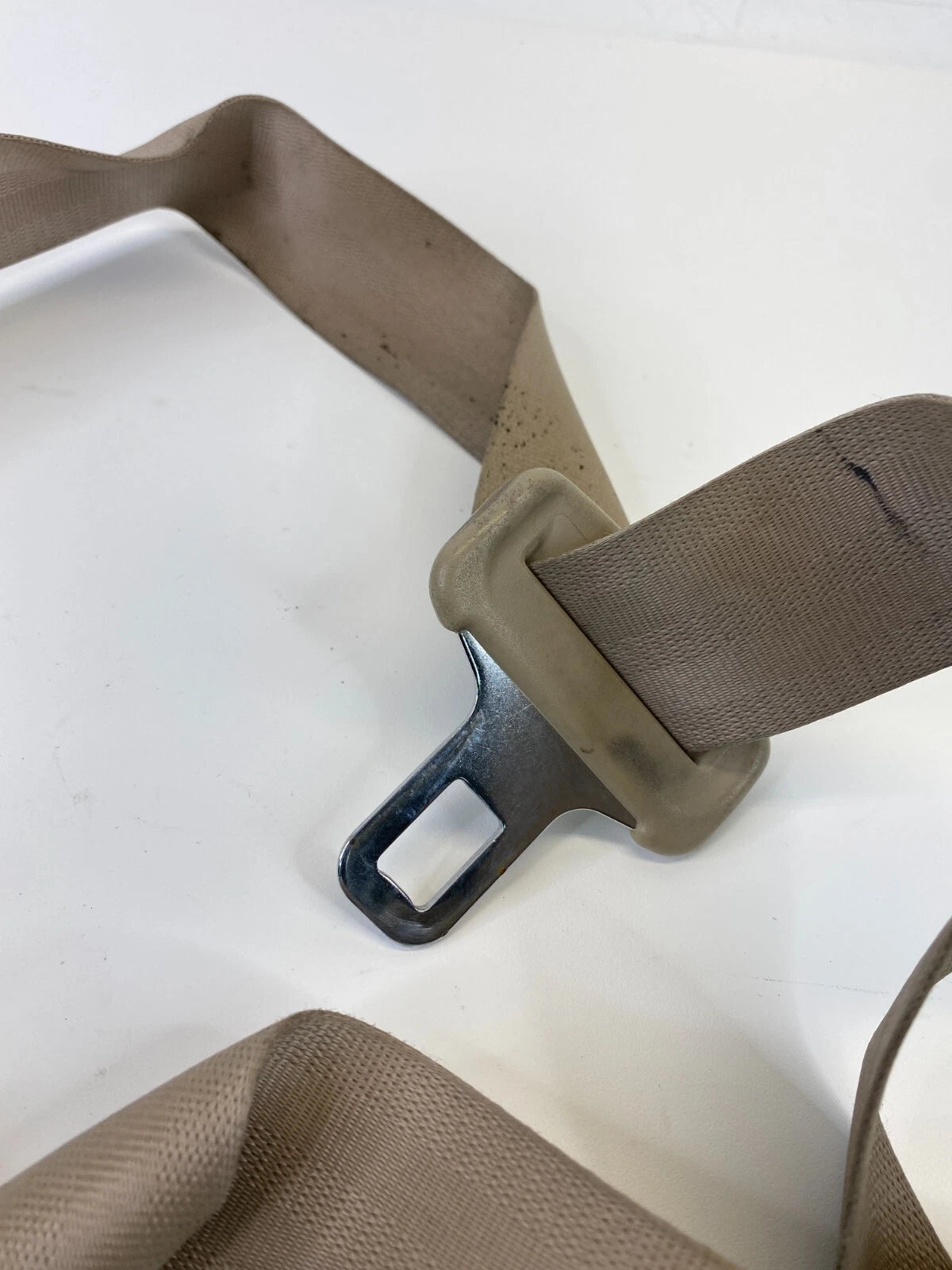 2000 2001 MAZDA MPV FRONT RIGHT PASSENGER SIDE SEAT BELT RETRACTOR TKAB2H683 OEM