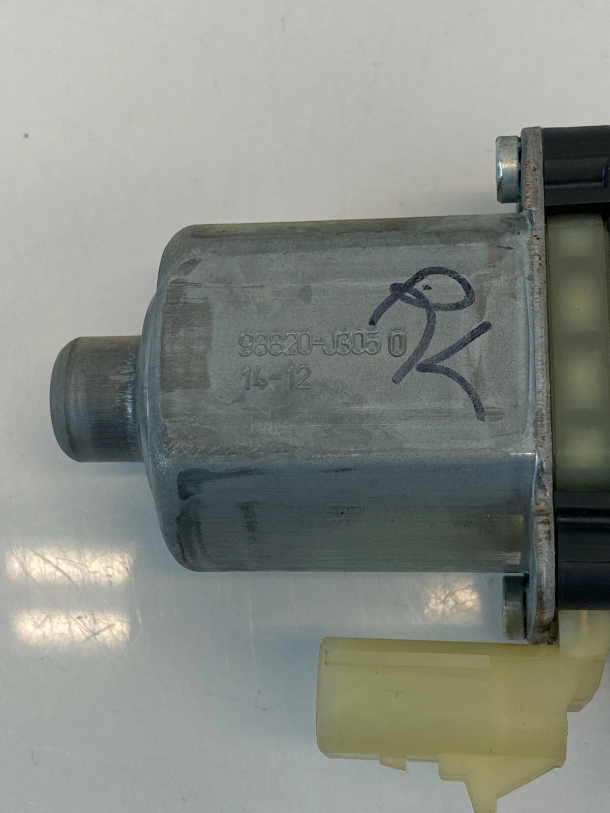 2012-2016 CHEVROLET CRUZE REAR LEFT BACK SIDE DOOR WINDOW MOTOR 0130822681 2 PIN